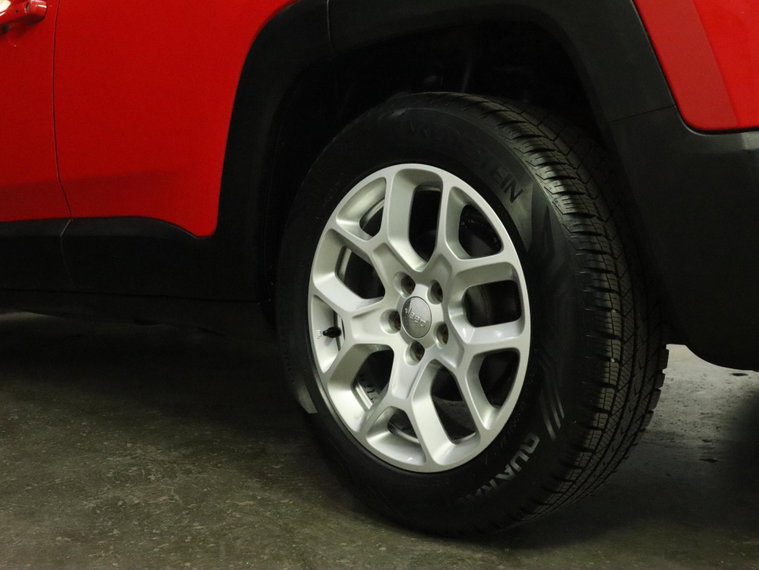 Vehicle Image 21
