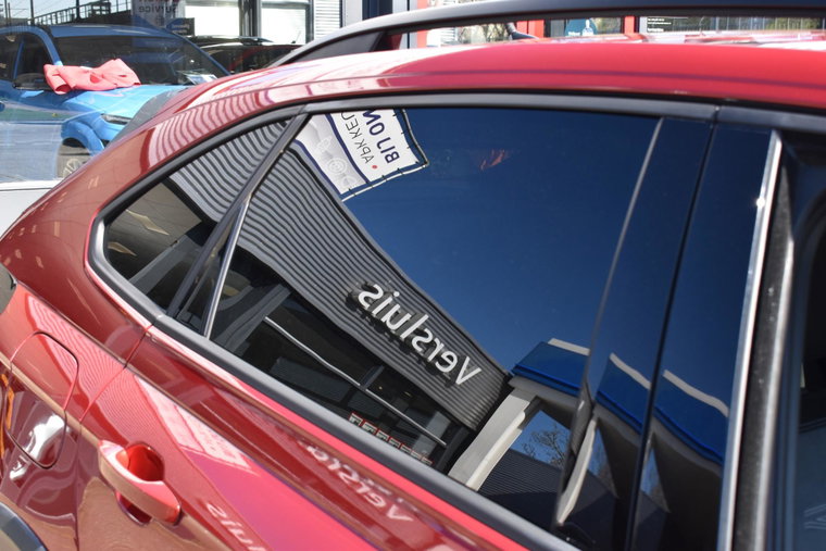 Vehicle Image 19