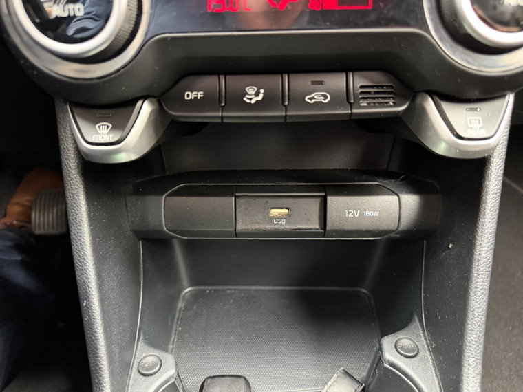 Vehicle Image 32
