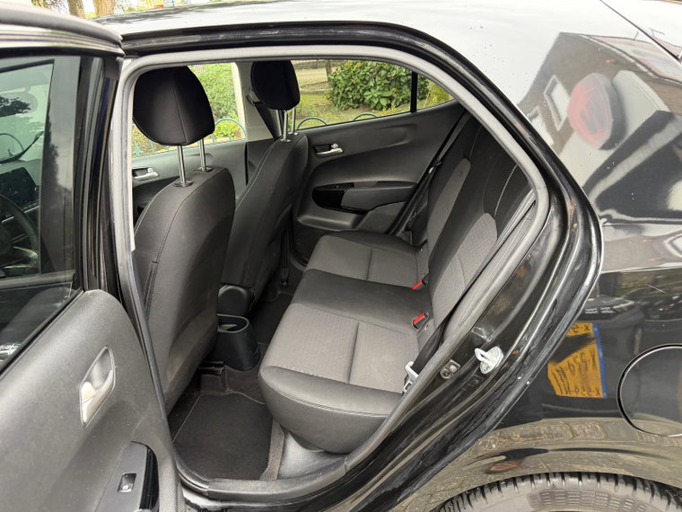 Vehicle Image 37