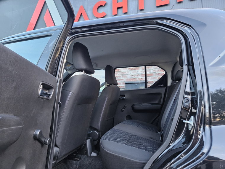 Vehicle Image 11