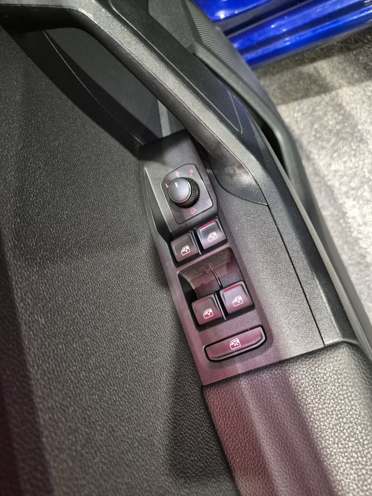 Vehicle Image 27