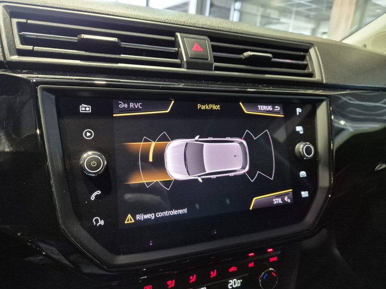 Vehicle Image 9