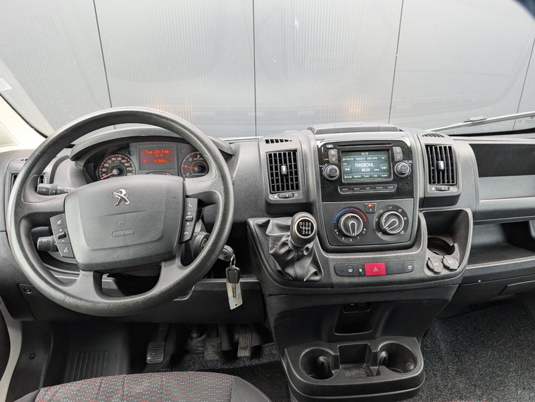 Vehicle Image 18