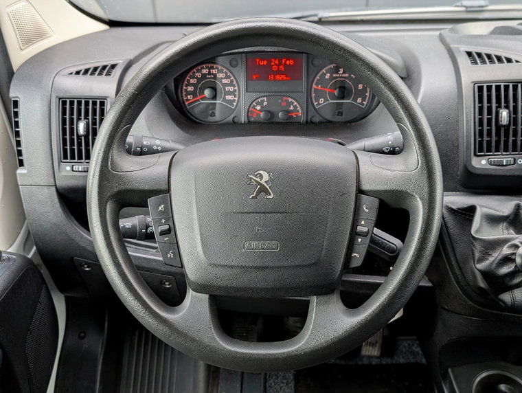 Vehicle Image 19