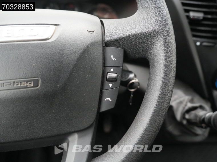 Vehicle Image 40