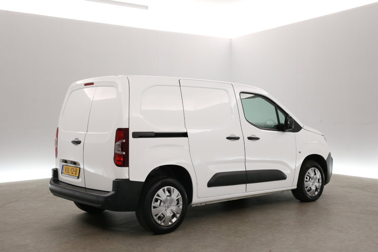 Vehicle Image 24