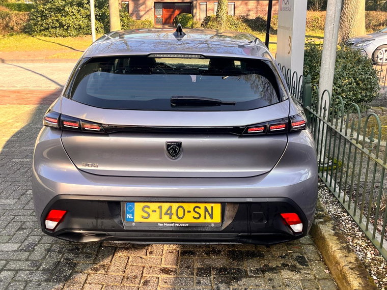 Vehicle Image 30