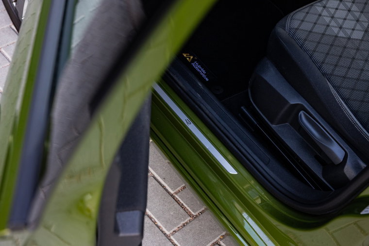 Vehicle Image 30