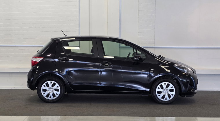 Vehicle Image 4