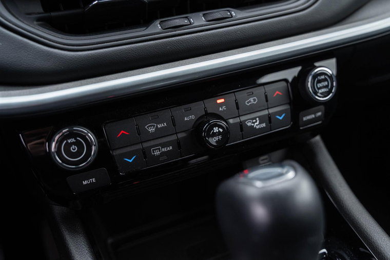 Vehicle Image 38