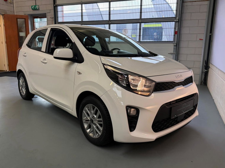 Vehicle Image 12