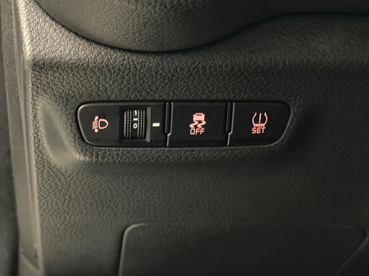 Vehicle Image 27