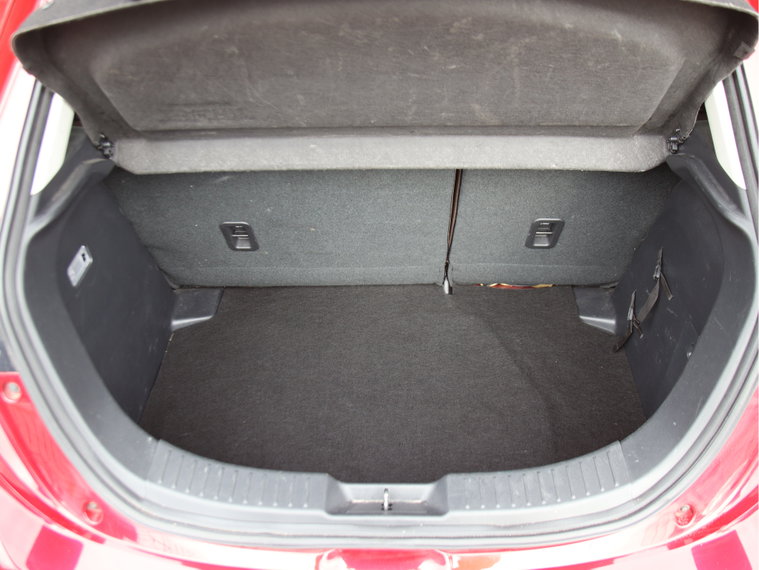 Vehicle Image 38
