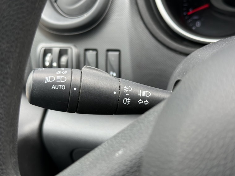 Vehicle Image 17