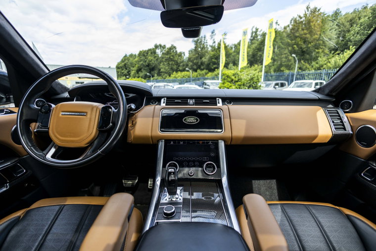 Vehicle Image 25