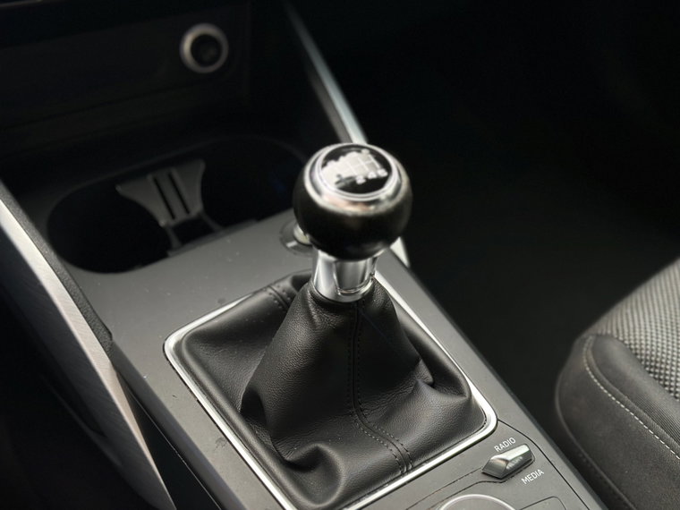 Vehicle Image 24