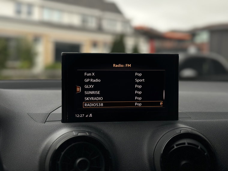 Vehicle Image 32