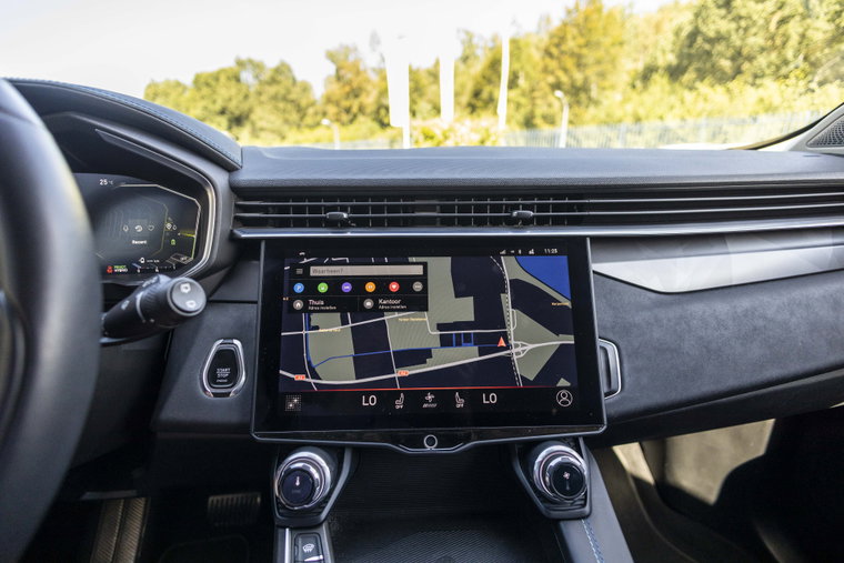 Vehicle Image 32