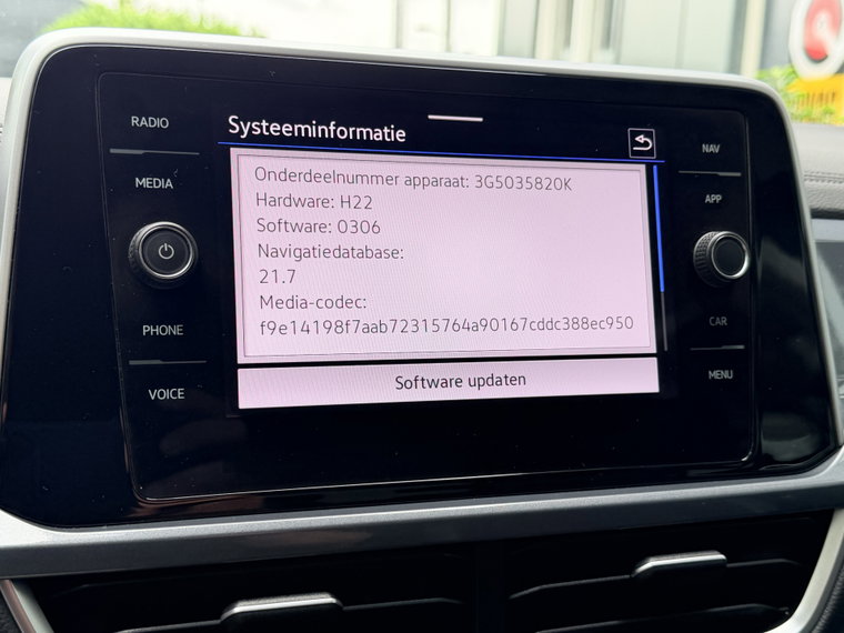 Vehicle Image 35