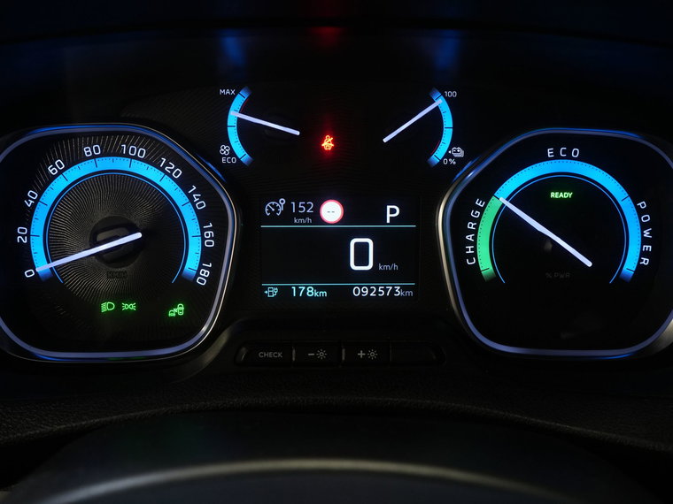 Vehicle Image 23