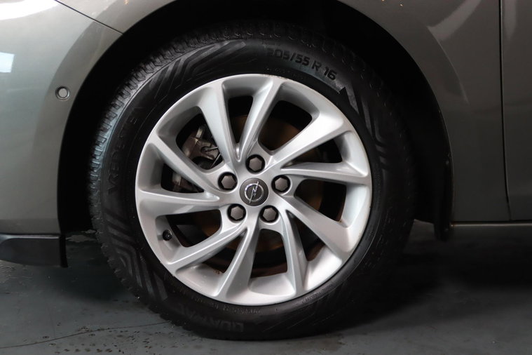 Vehicle Image 18