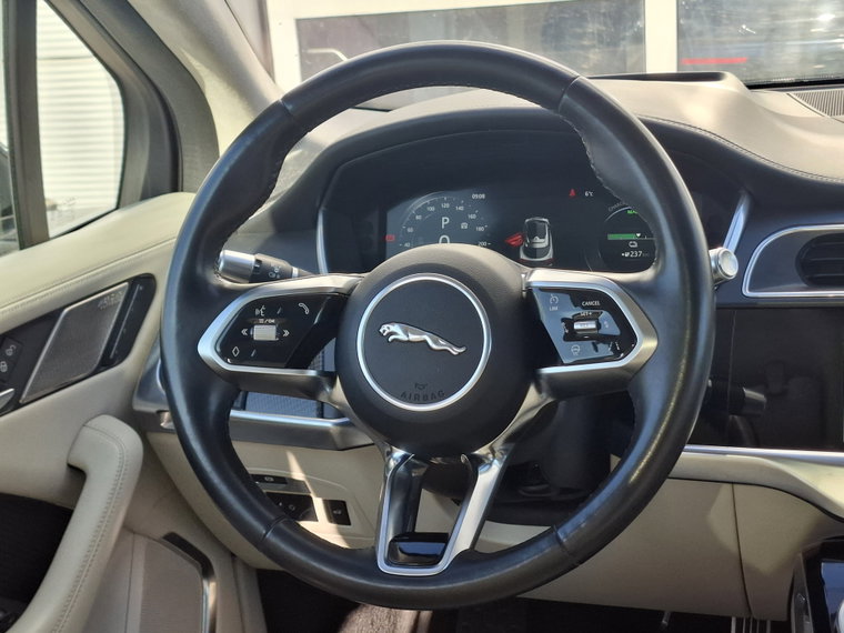Vehicle Image 28