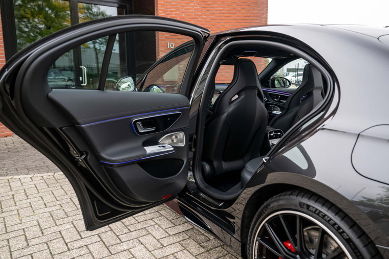 Vehicle Image 37
