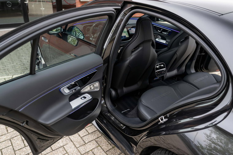 Vehicle Image 38