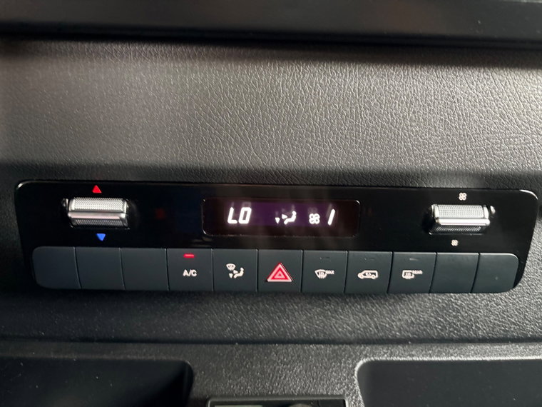 Vehicle Image 24