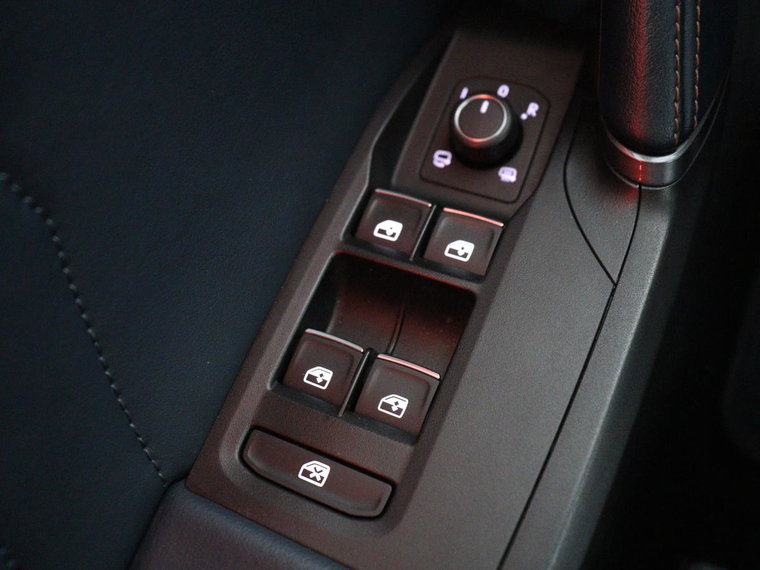 Vehicle Image 38