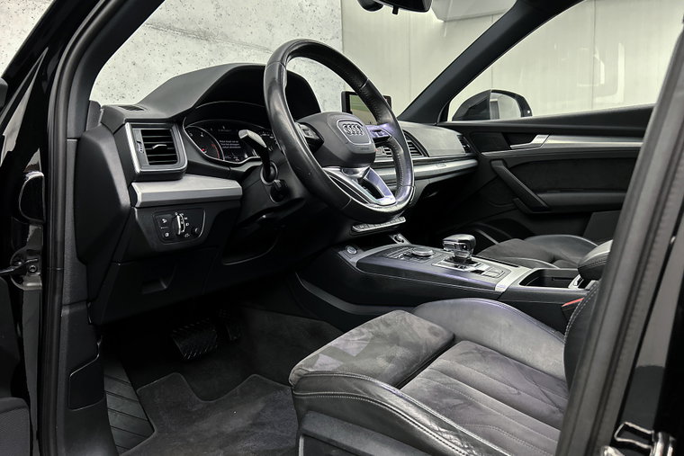 Vehicle Image 23