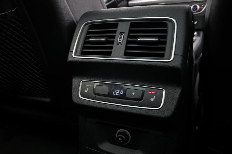 Vehicle Image 32