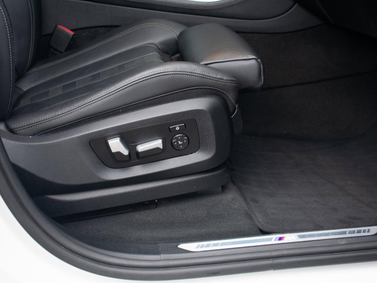 Vehicle Image 38