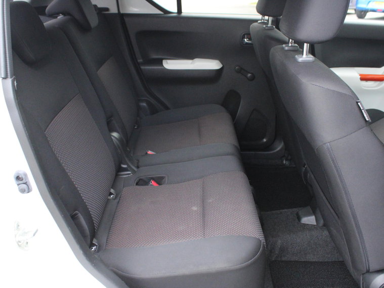 Vehicle Image 9