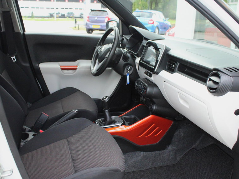 Vehicle Image 10