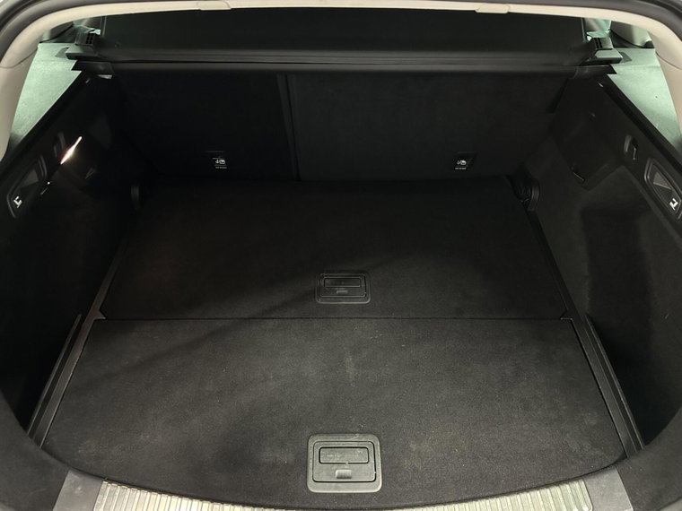 Vehicle Image 42