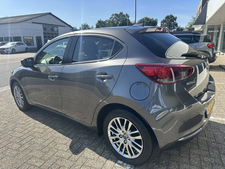 Vehicle Image 13