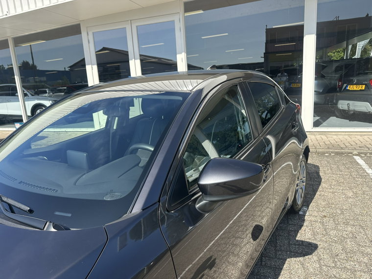 Vehicle Image 17