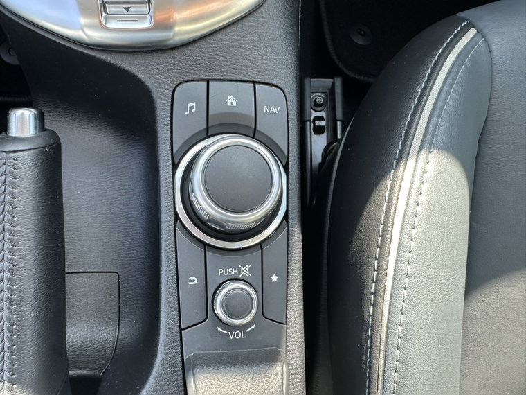 Vehicle Image 27