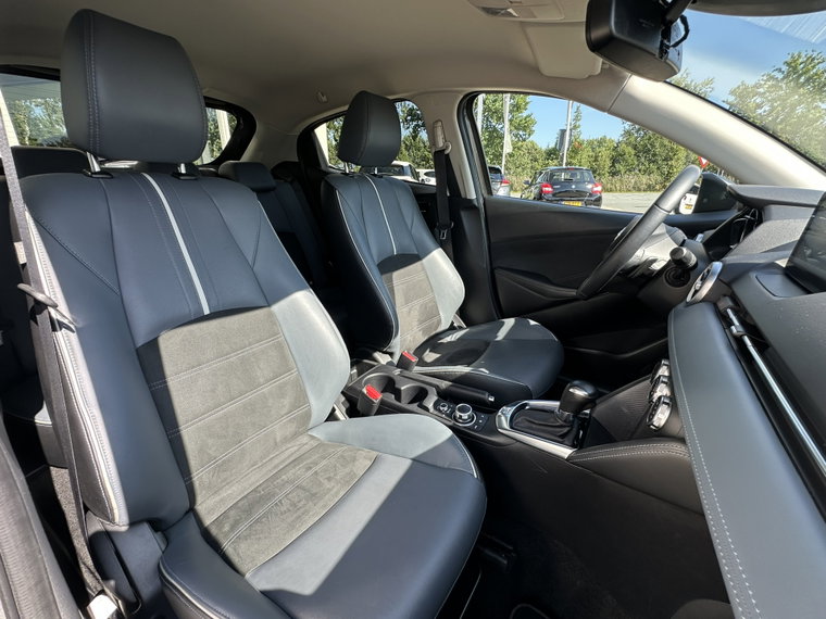 Vehicle Image 33