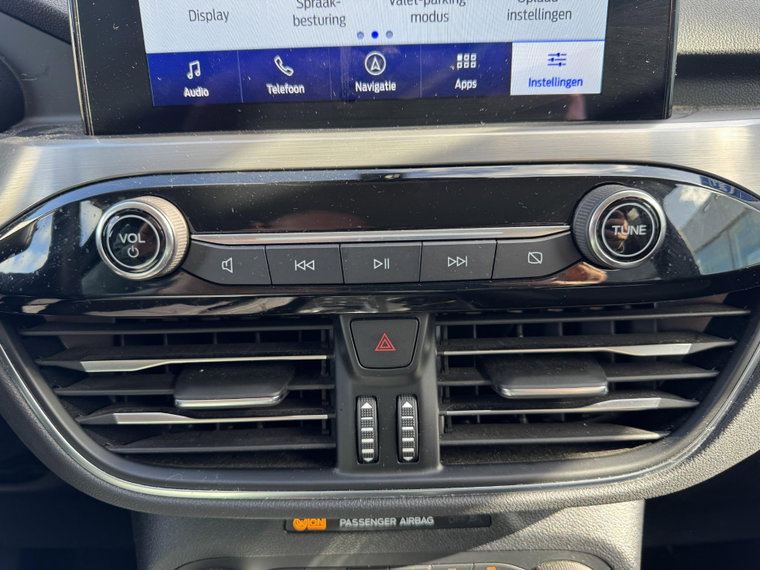 Vehicle Image 26