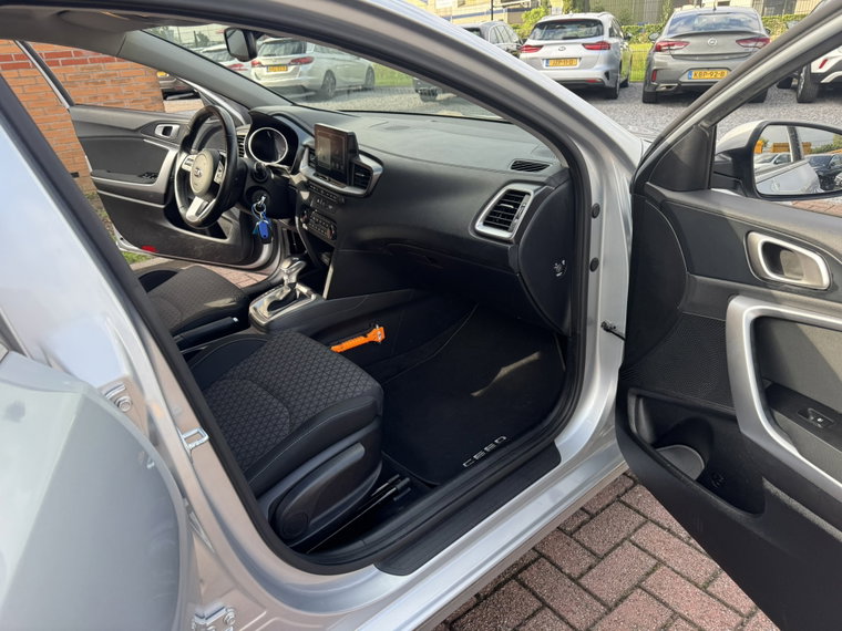 Vehicle Image 29