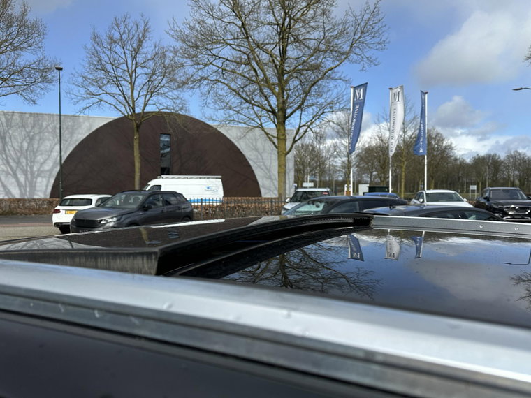 Vehicle Image 28