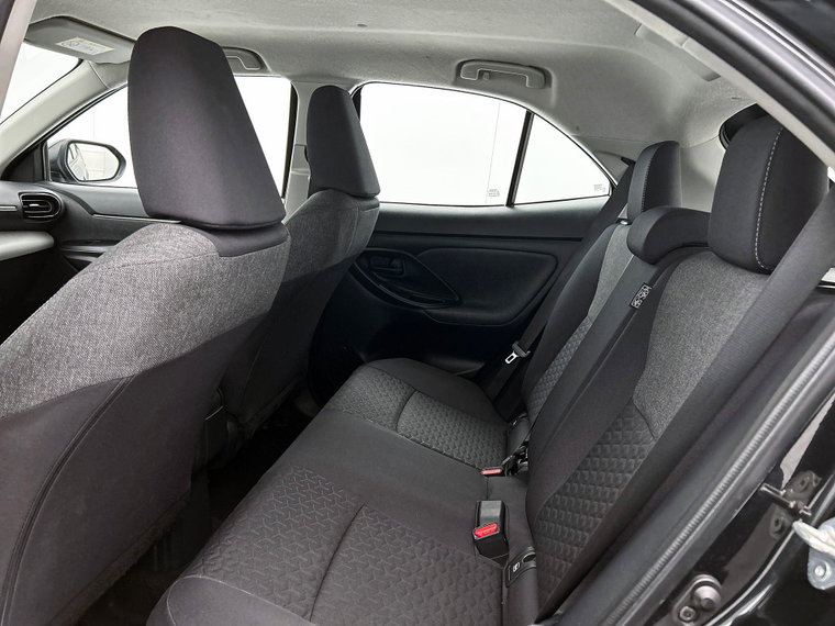 Vehicle Image 25