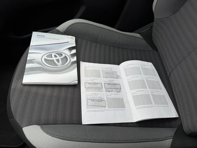Vehicle Image 13