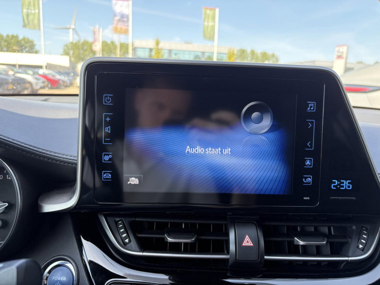 Vehicle Image 22
