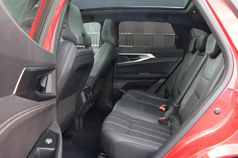 Vehicle Image 23