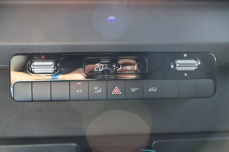Vehicle Image 26