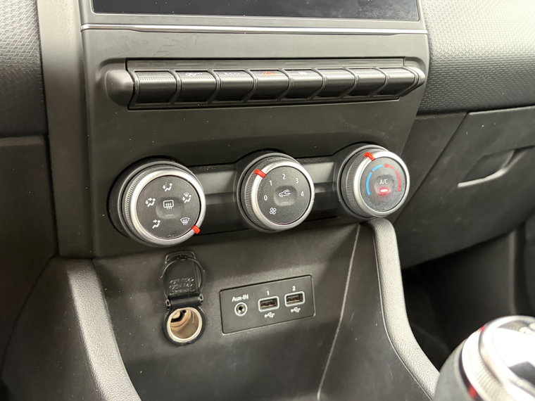 Vehicle Image 32